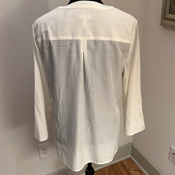 Chico’s Ivory polyester / rayon blend tunic style buttoned down top blouse Sz M - Picture 4 of 8